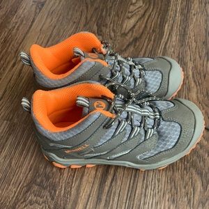 Kids Merrell waterproof hiking boots sz 12